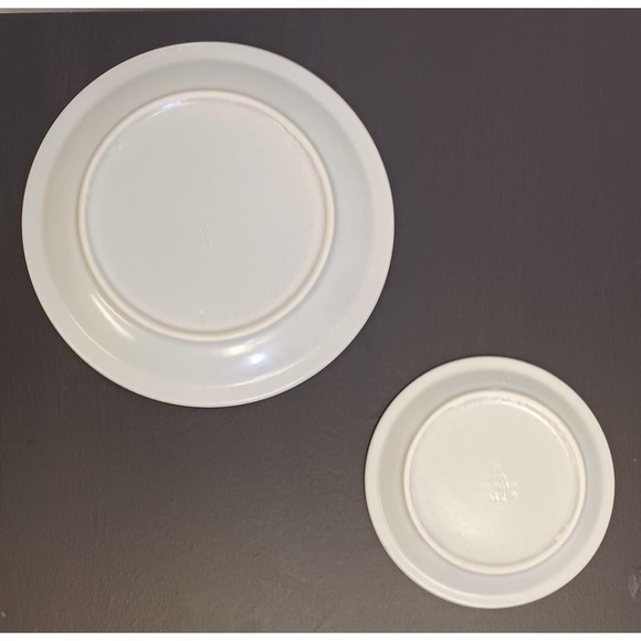 Pfaltzgraff Yorktowne Stoneware Dinner Plate & Salad Plate - Picture 4 of 5